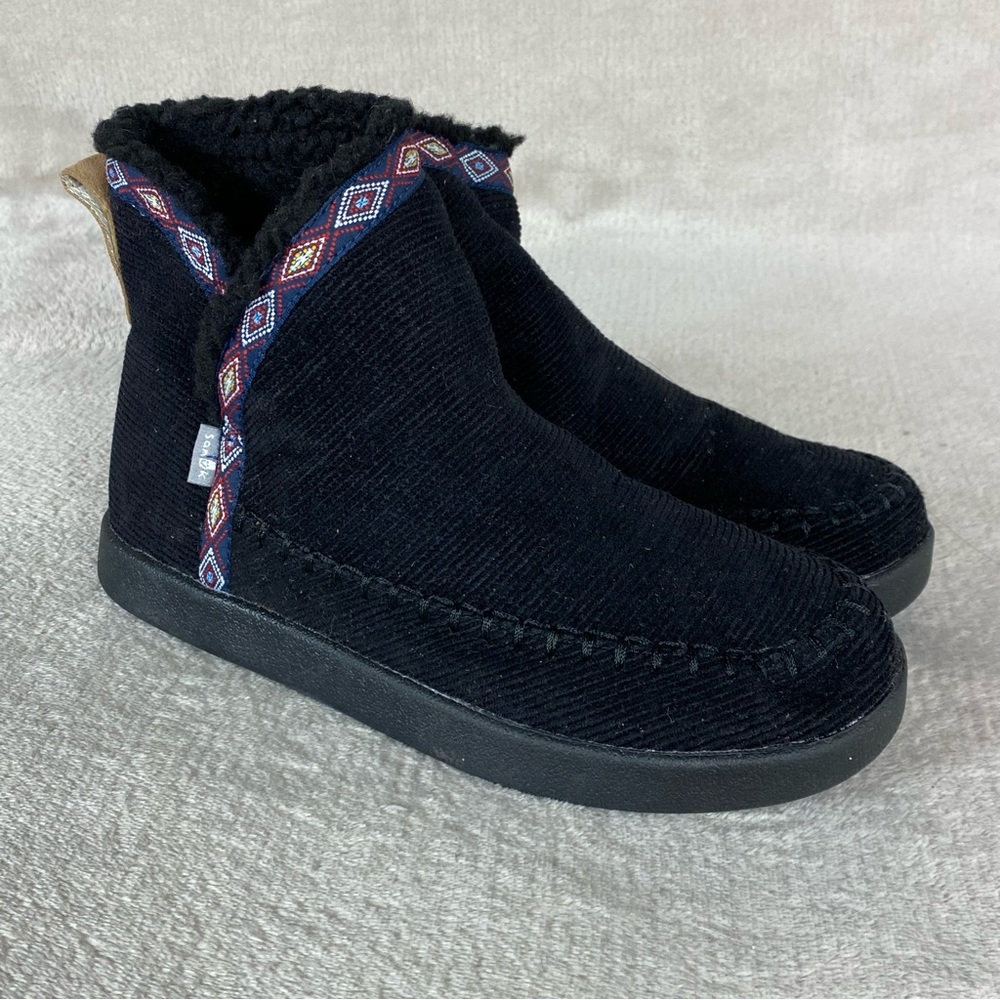 Sanuk Nice Bootah Ankle Boots Womens Size 6.5 Black Corduroy Faux Fur Lined NEW